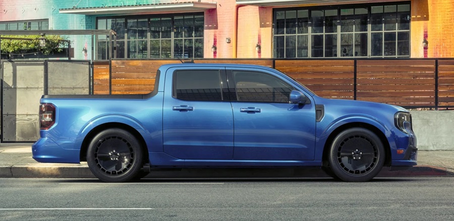 Introducing the 2025 Ford Maverick Review in Maquoketa, IA