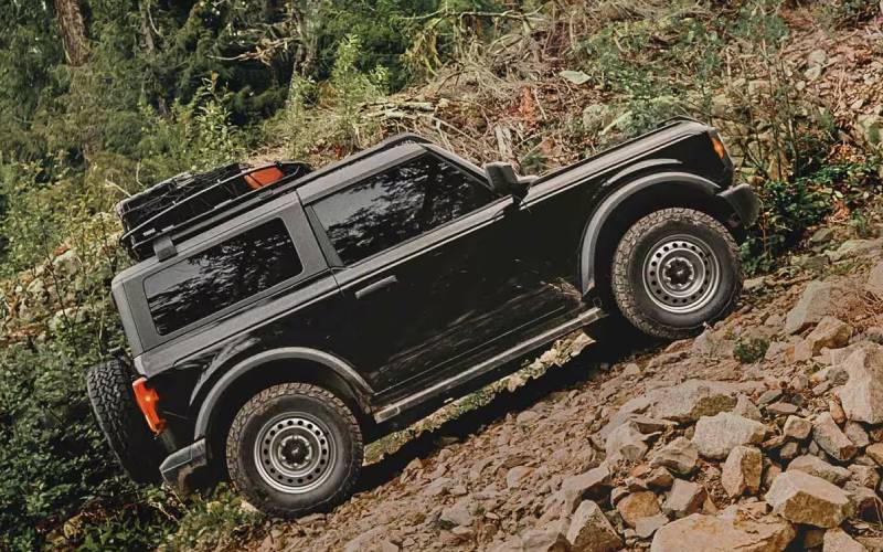 Exploring with the 2025 Ford Bronco Base near Bettendorf, IA