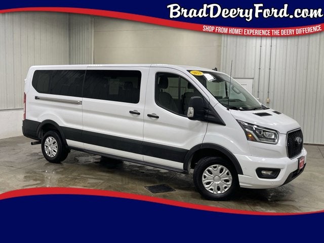 2023 Ford Transit Passenger Wagon XLT