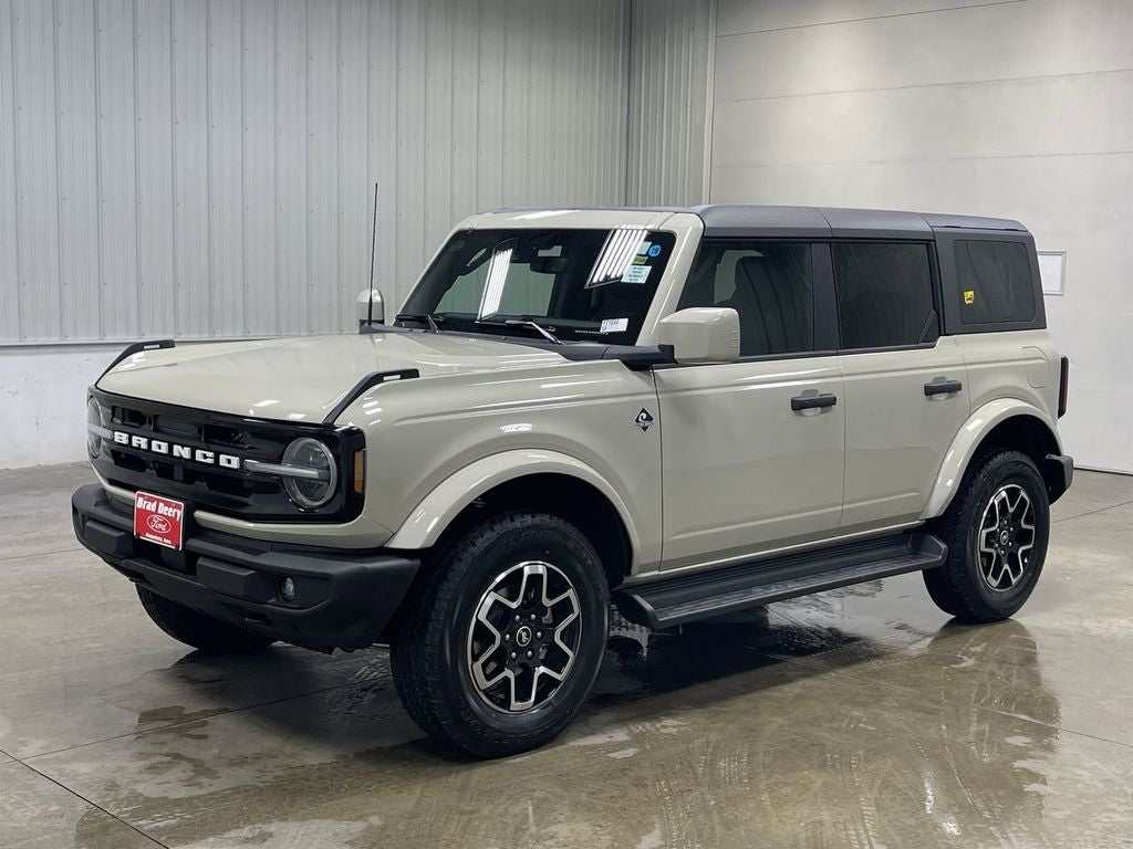 2026 Ford Bronco Outer Banks
