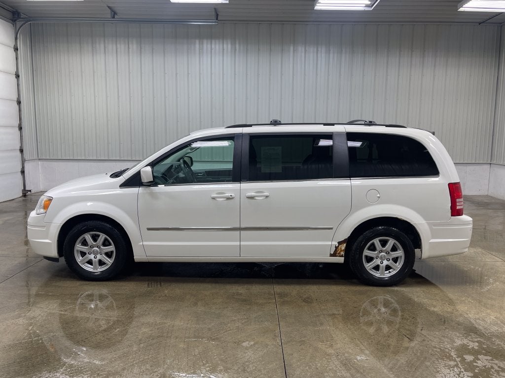 2010 Chrysler Town & Country Touring