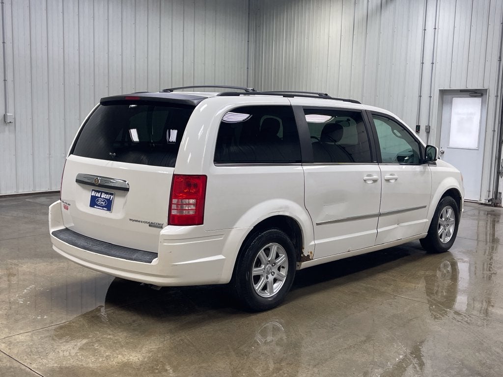 2010 Chrysler Town & Country Touring