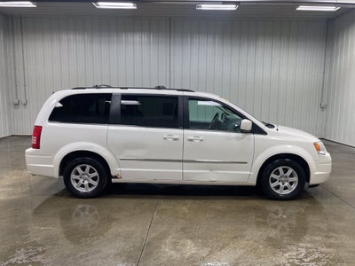 2010 Chrysler Town & Country Touring