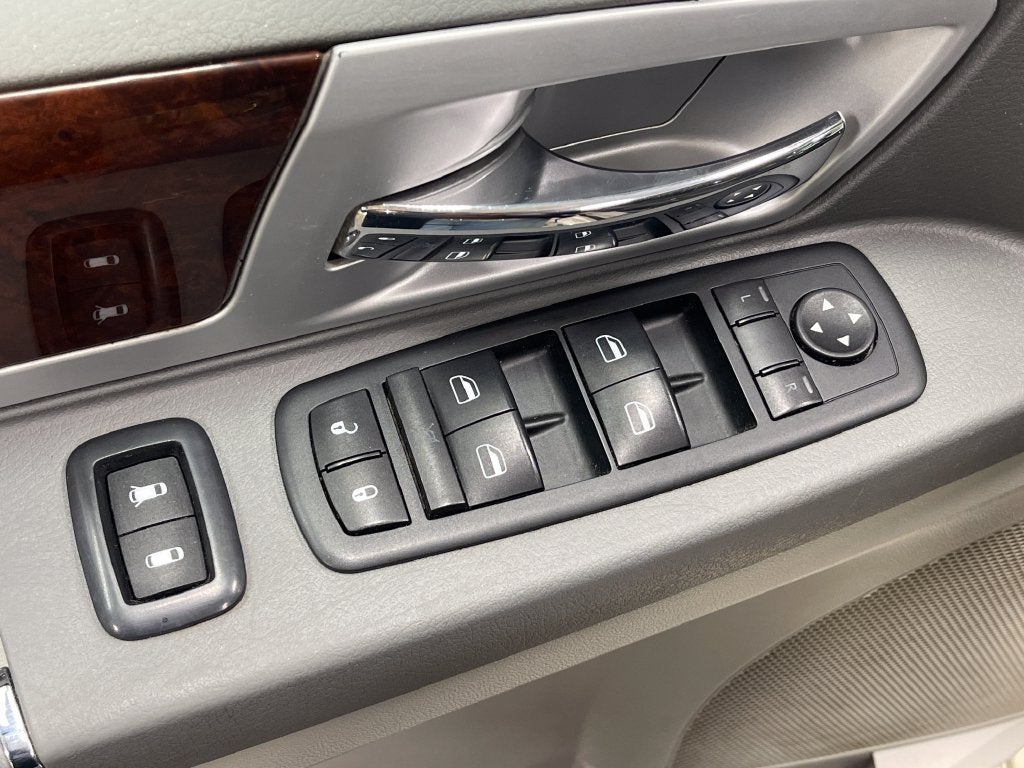 2010 Chrysler Town & Country Touring