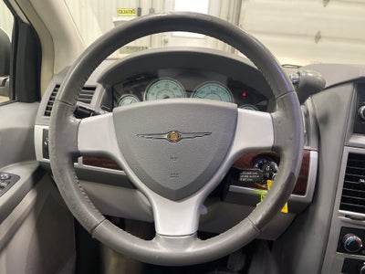 2010 Chrysler Town & Country Touring