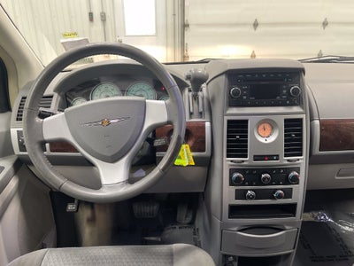 2010 Chrysler Town & Country Touring
