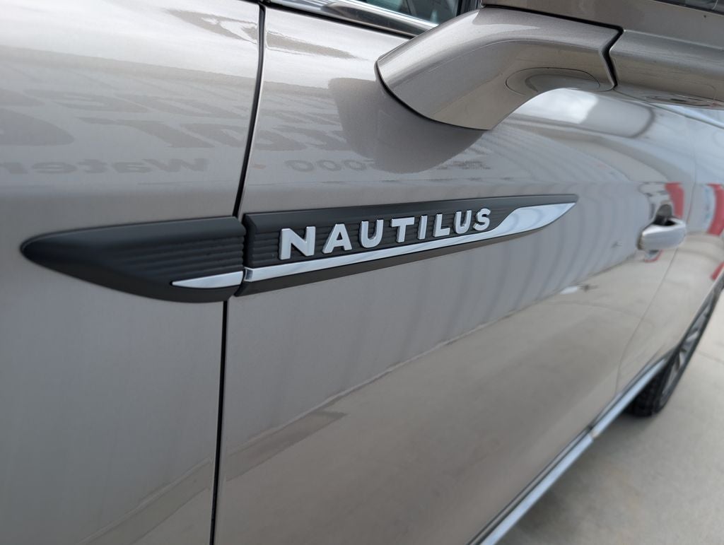 2021 Lincoln Nautilus Reserve
