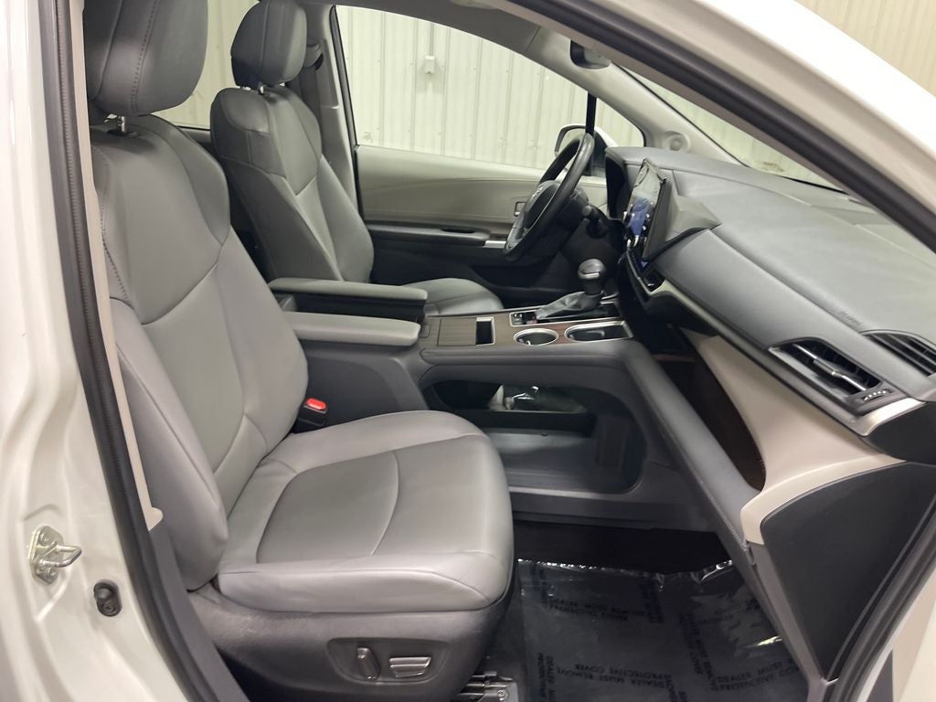 2022 Toyota Sienna XLE 7 Passenger