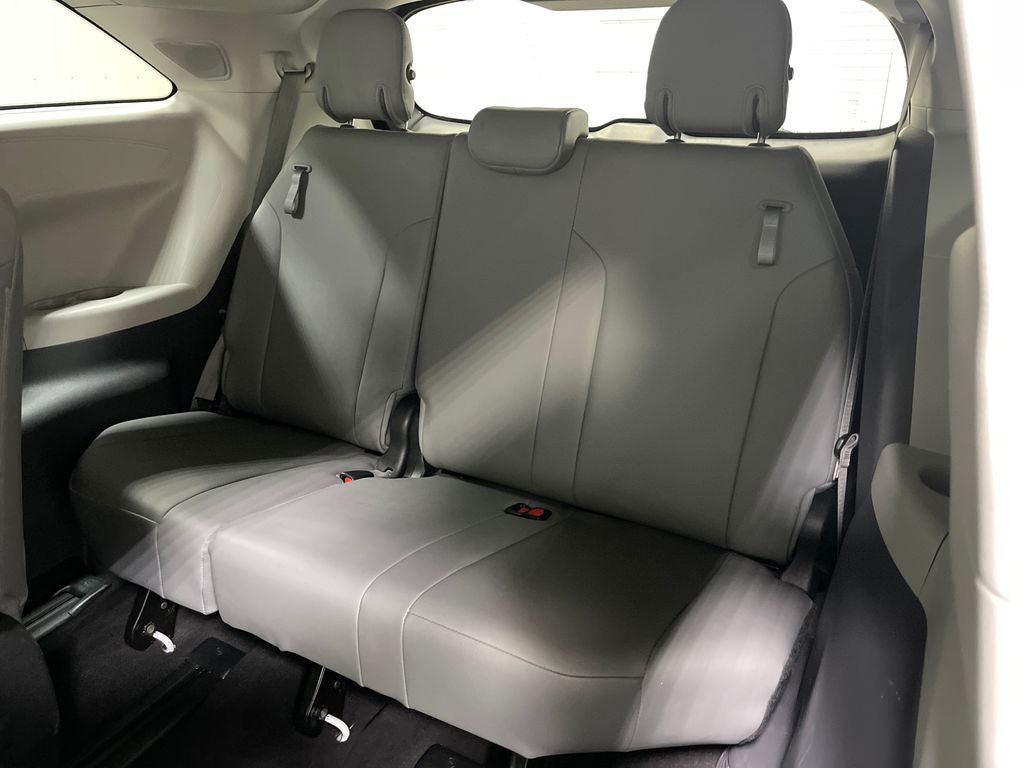 2022 Toyota Sienna XLE 7 Passenger