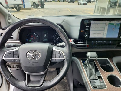 2022 Toyota Sienna XLE