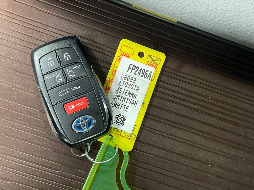 2022 Toyota Sienna XLE 7 Passenger