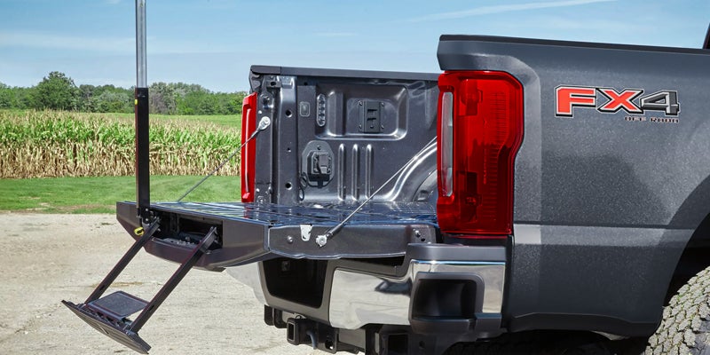 Power Tailgate With Retractable Tailgate Step